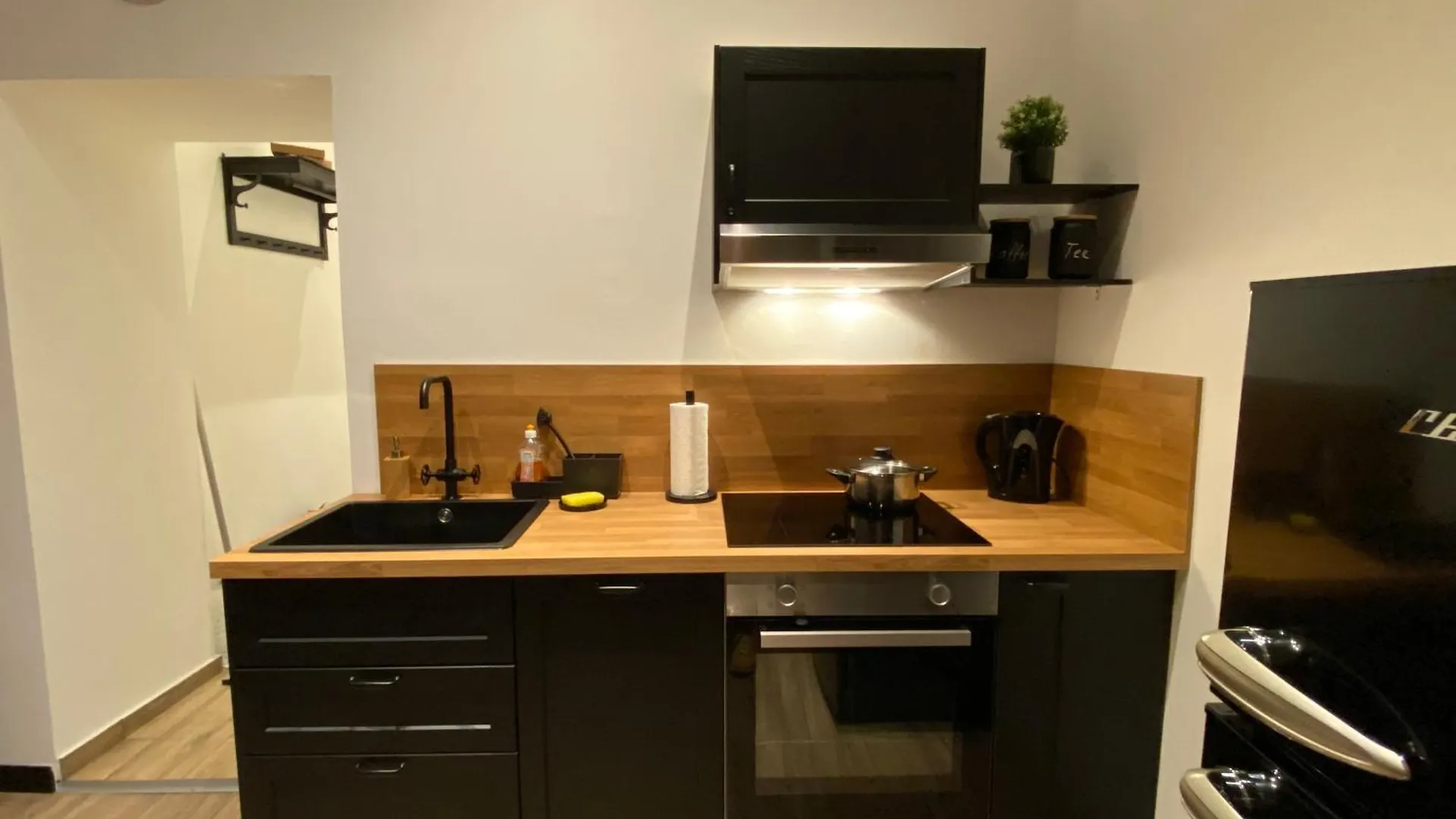 New Apartment 15 Min From City And Donau Vienna Austria